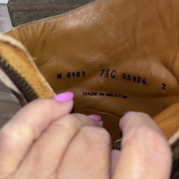 Lucchesse women’s calf /angle boots. Side zipper. Size 7.5.C. EUC. - Picture 5 of 7